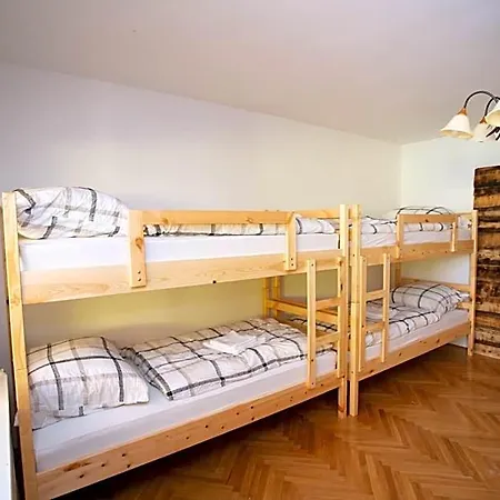 Lakebled Hostel